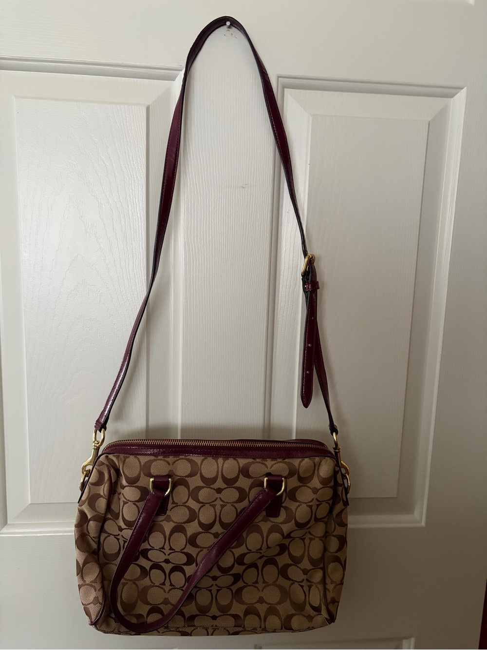 Coach Signature Logo Shoulder Bag - Picture 2 of 8